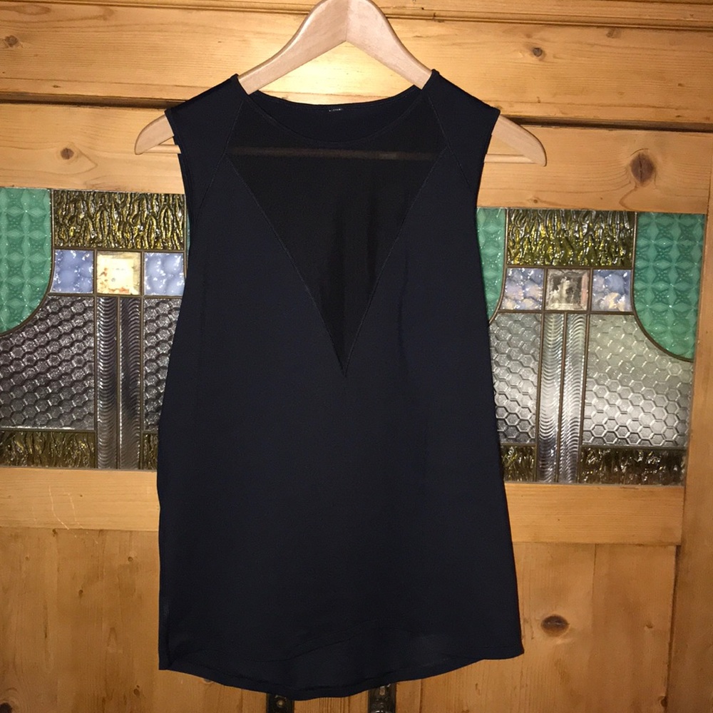 EUC Worn 1 time Lululemon Tank Size 4 with mesh